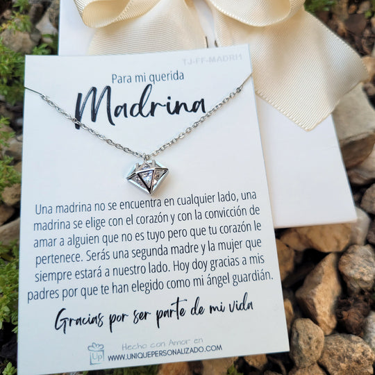 Cadena con dije de diamante ( Madrina )