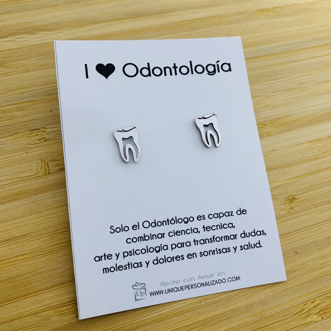 Aretes Odontología tipo muela con detalles. - Unique Personalizado