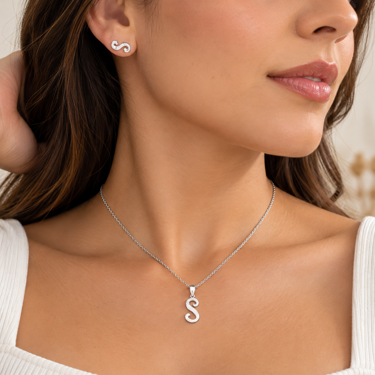 Aretes inicial S en plata - Unique Personalizado