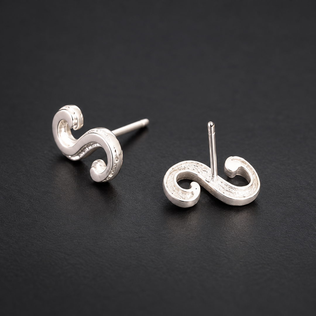 Aretes inicial S en plata - Unique Personalizado