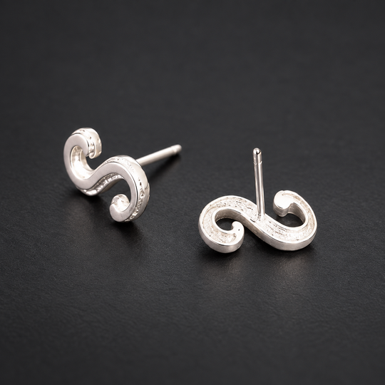 Aretes inicial S en plata - Unique Personalizado