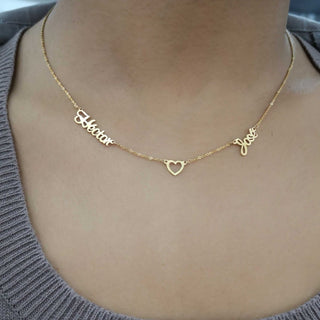 Cadena con dos nombres y corazón en medio
