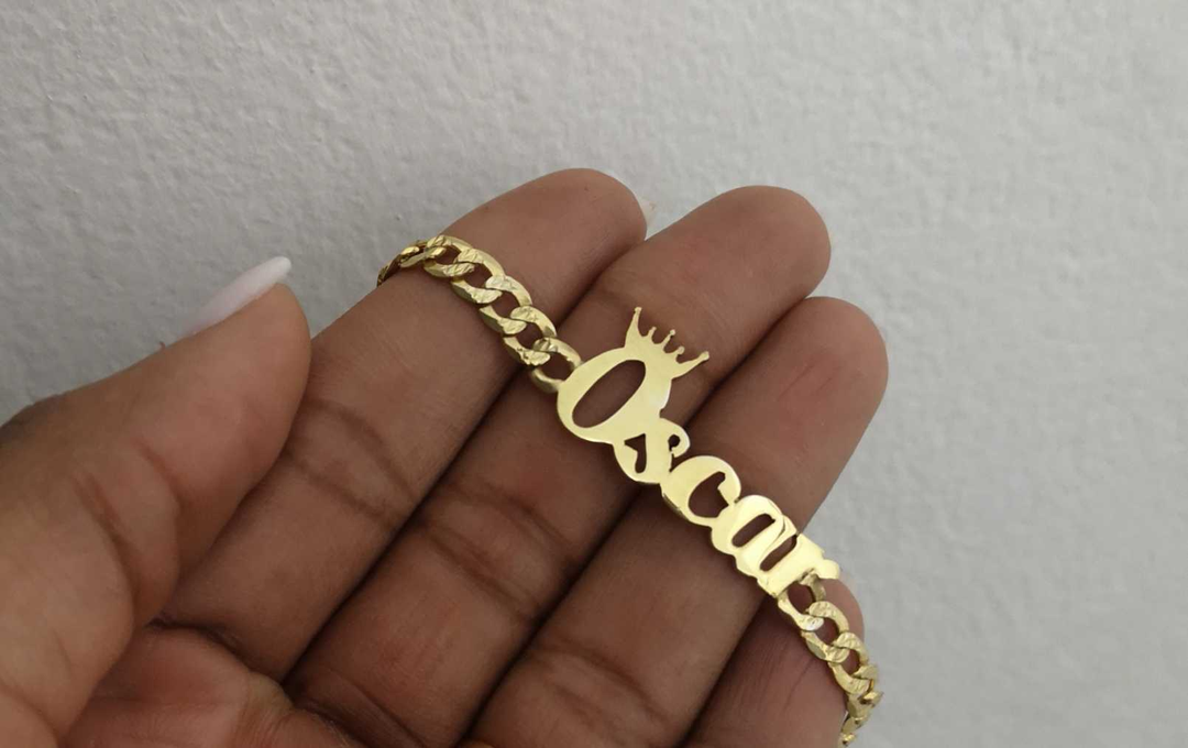 BRAZALETE PARA NIÑO CON NOMBRE Y CORONA